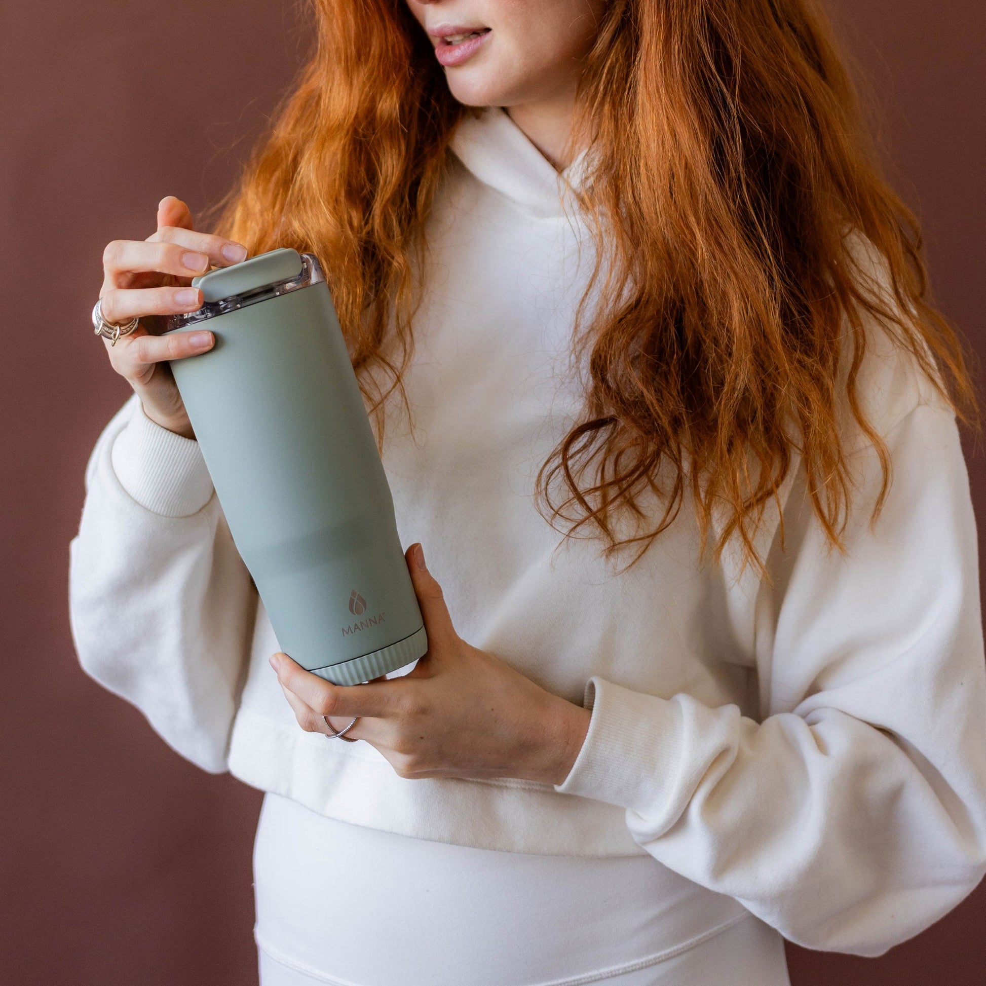 30-oz-groove-tumbler-c1 4Manna_Website_Lifestyles-17.jpg